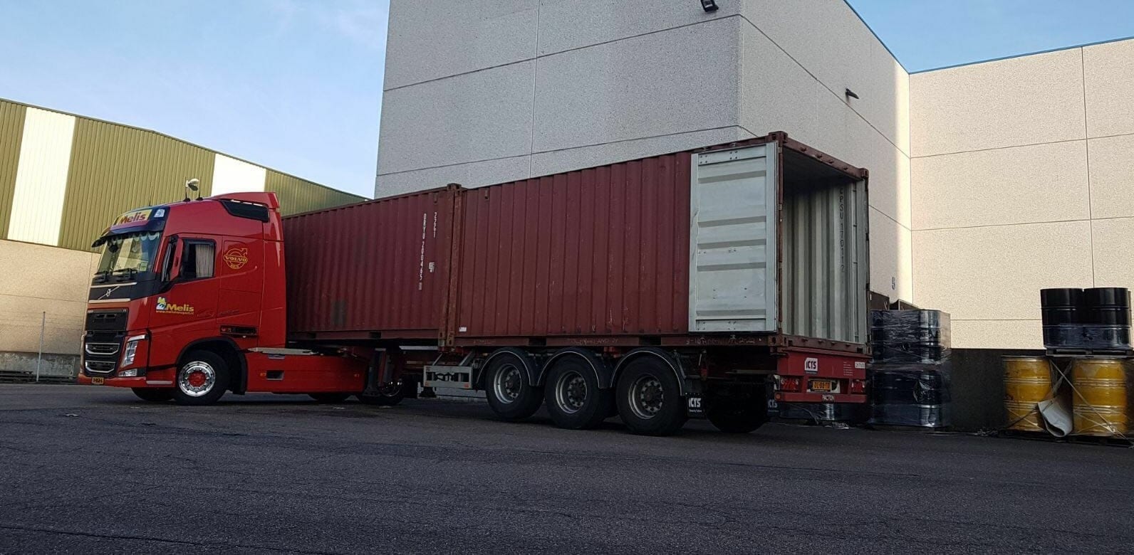 Melis Logistics breidt dienstverlening uit: zeecontainers lossen